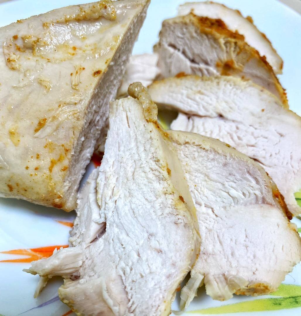 Пастрома молдавская. Пастрома из курицы. Пастрома из филе курицы. Пастрома из куриной грудки. Пастрома из куриной грудки в духовке.
