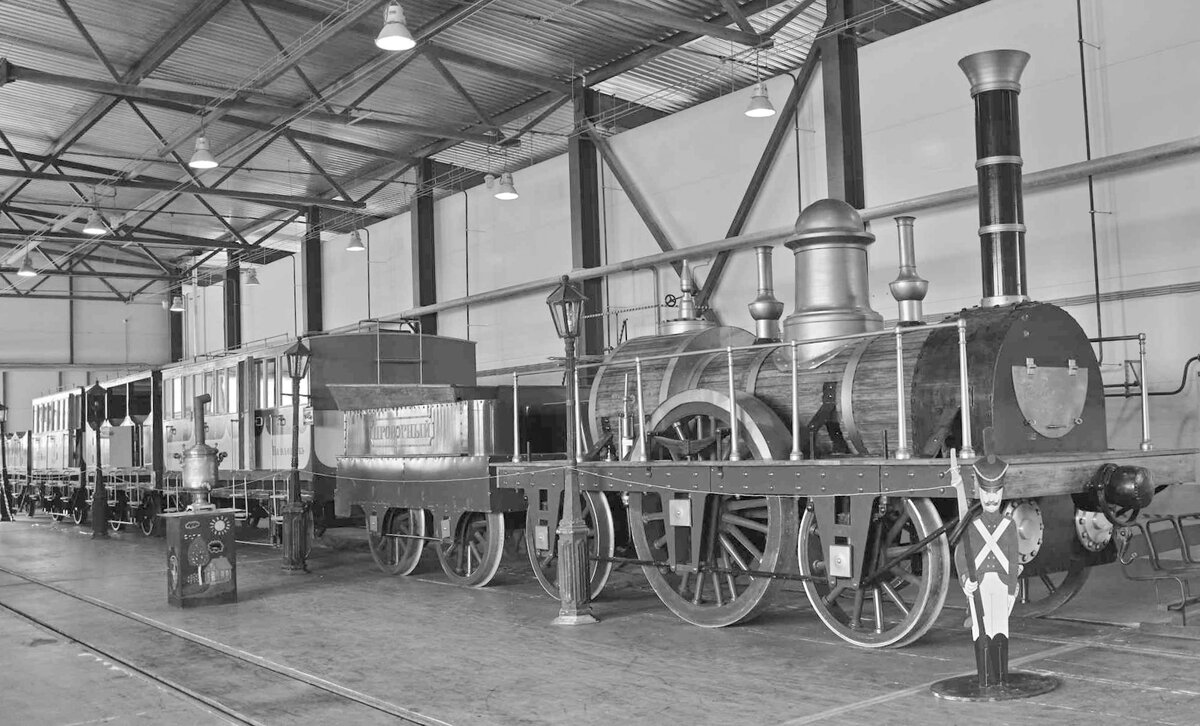 Паровоз "Проворный" и три вагончика. Фото О. Пещерковой