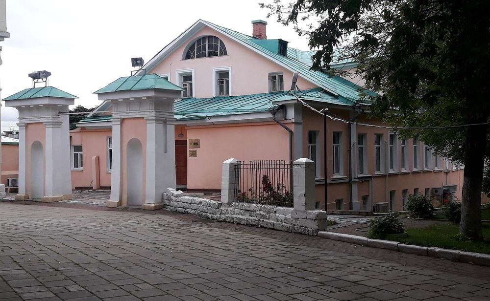 Вид со двора, фотография автора