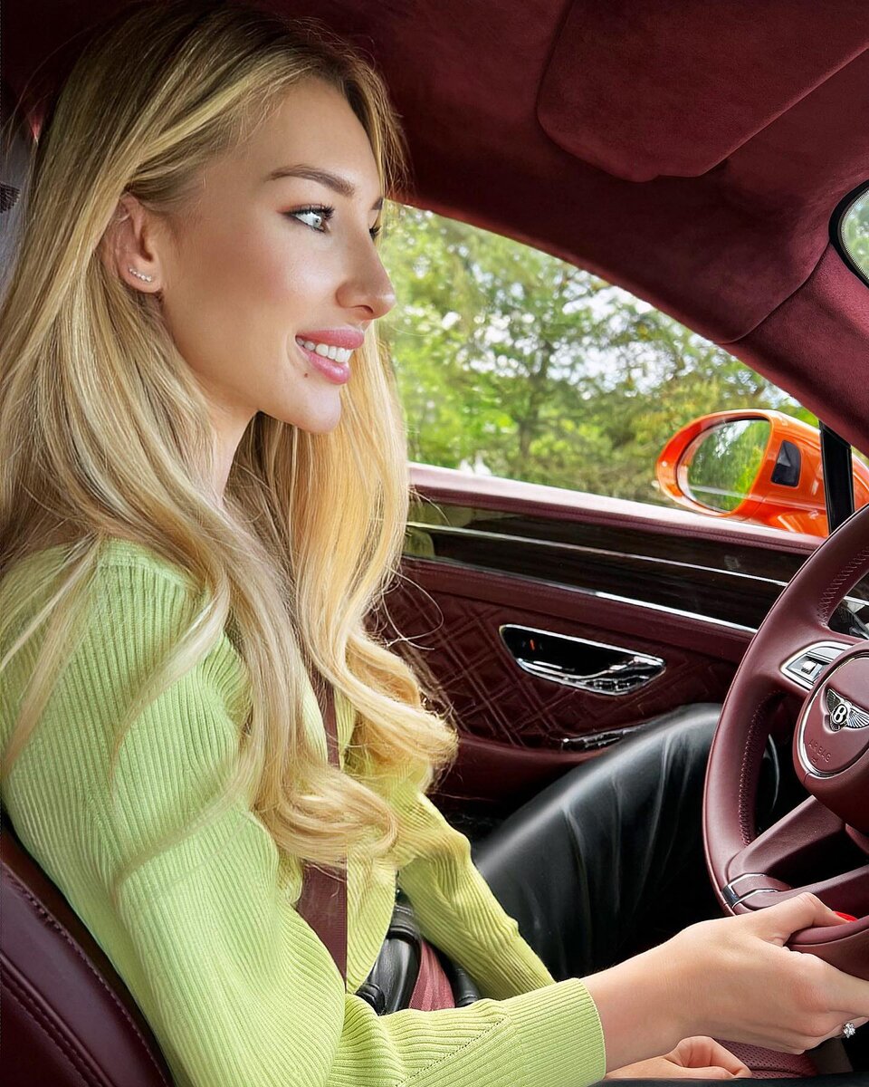 Я Ксения Крылосова, на своём канале рассказываю как в 25 лет совмещать бизнес, жизнь и сельское хозяйство. Подписывайся и обязательно приходи в Tempo coffee!