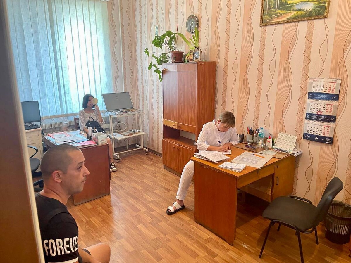  Врачи Ростовского медуниверситета за четыре дня приняли 359 жителей Херсонщины - Таврия ТВ - Херсон