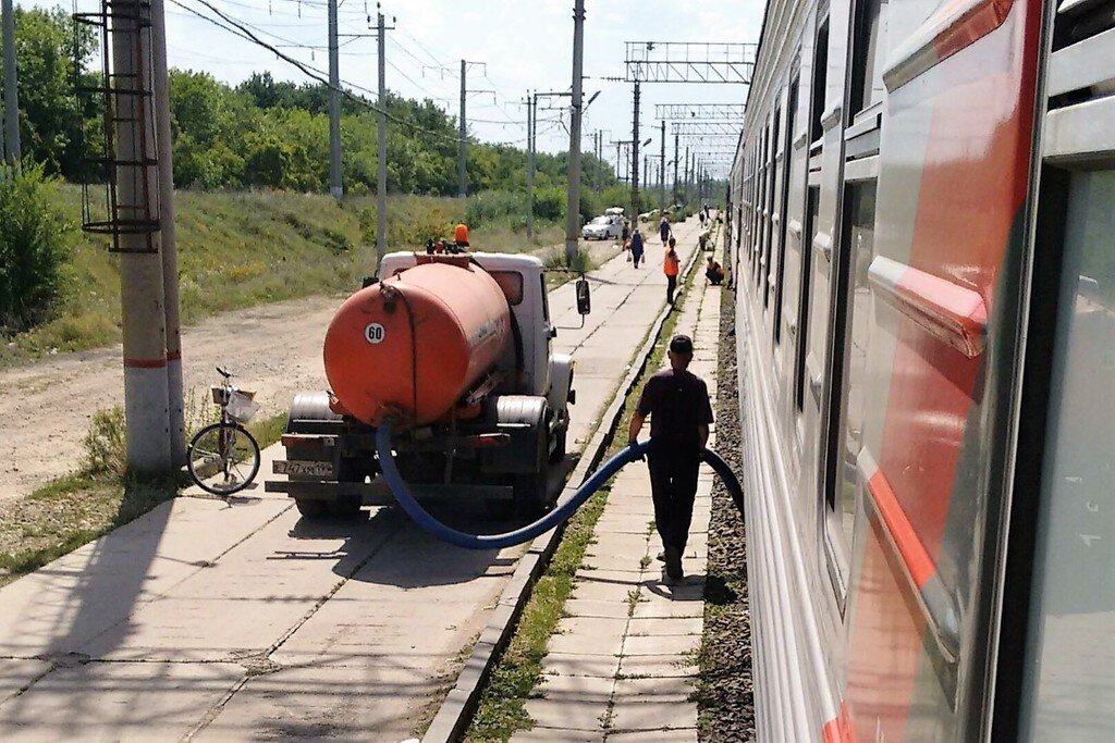 Почему остановились электрички. Поезд Челябинск Волгоград.