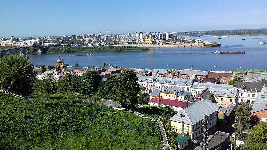 Вид на Нижний Новгород с Верхне-Волжской набережной