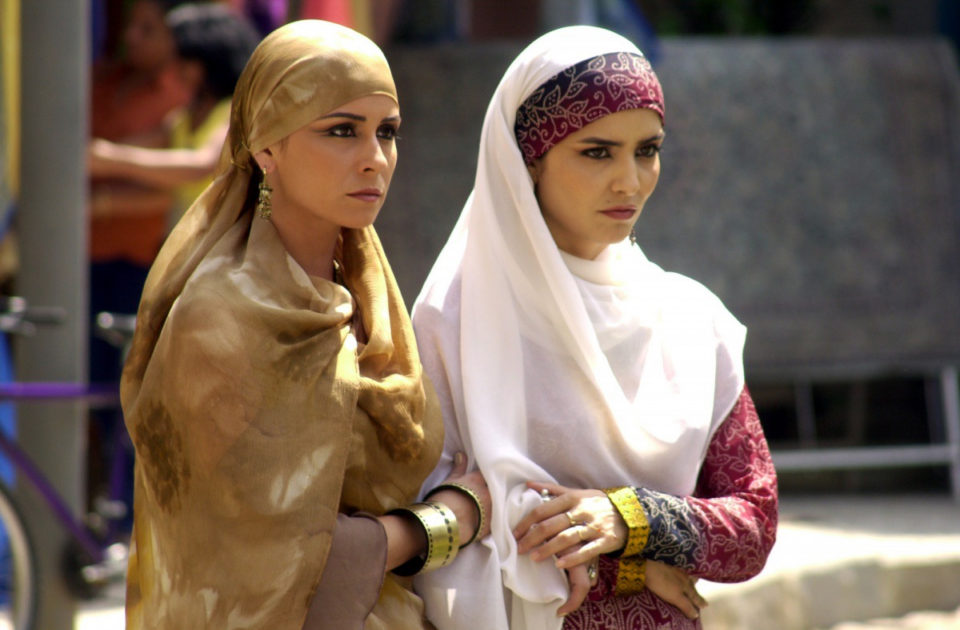 Кадр из сериала «Клон», 2001–2002