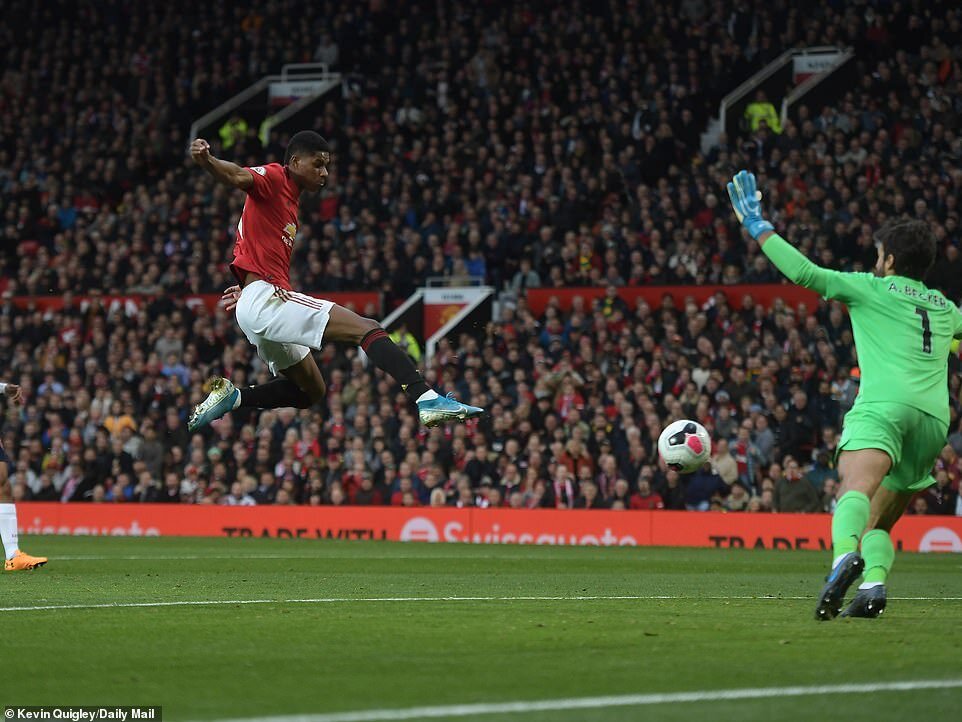 За мгновение до первого гола в матче