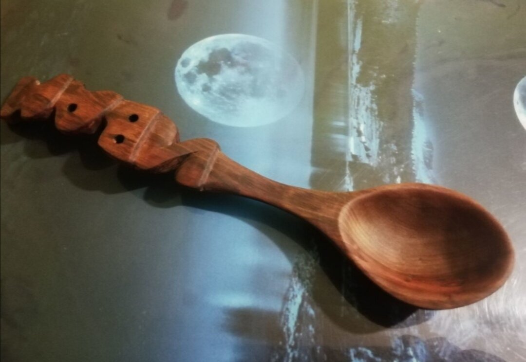 Ложка из яблони