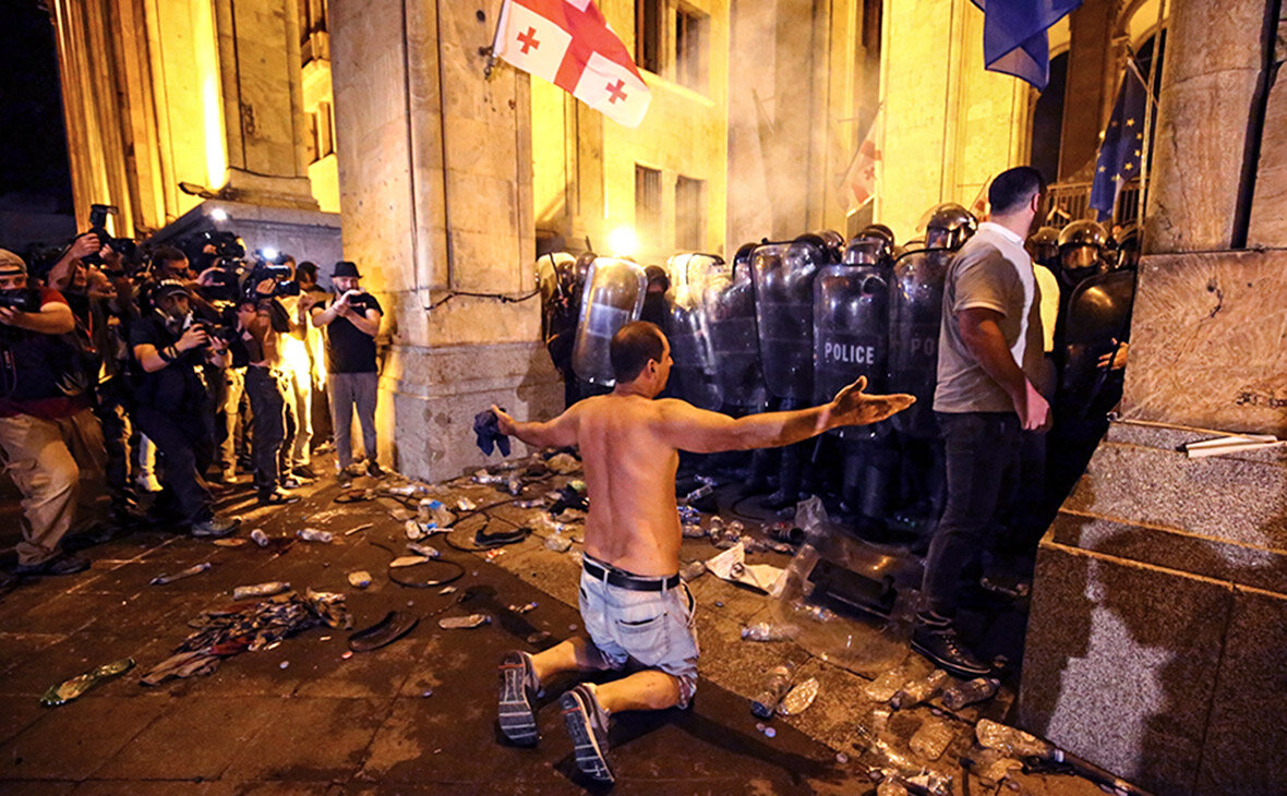 Первый день протестов в Тбилиси. 