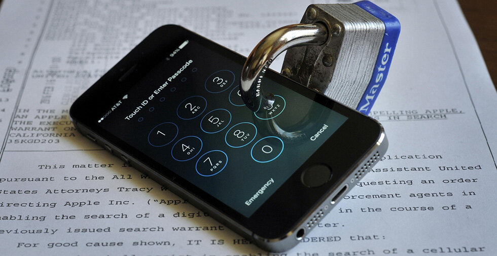 Устройства Apple делятся паролями своих пользователей