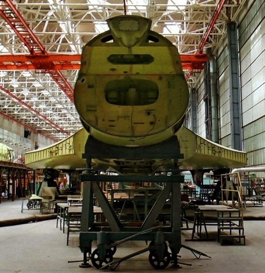 Сборка новых Ту-160