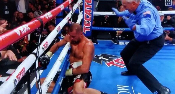 twitter.com/TweetsAboveRep1