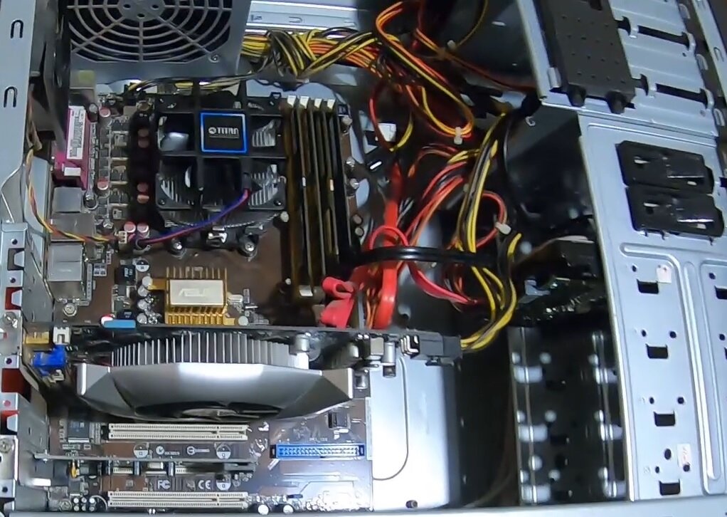 С уже поставленной оперативной памятью и SSD