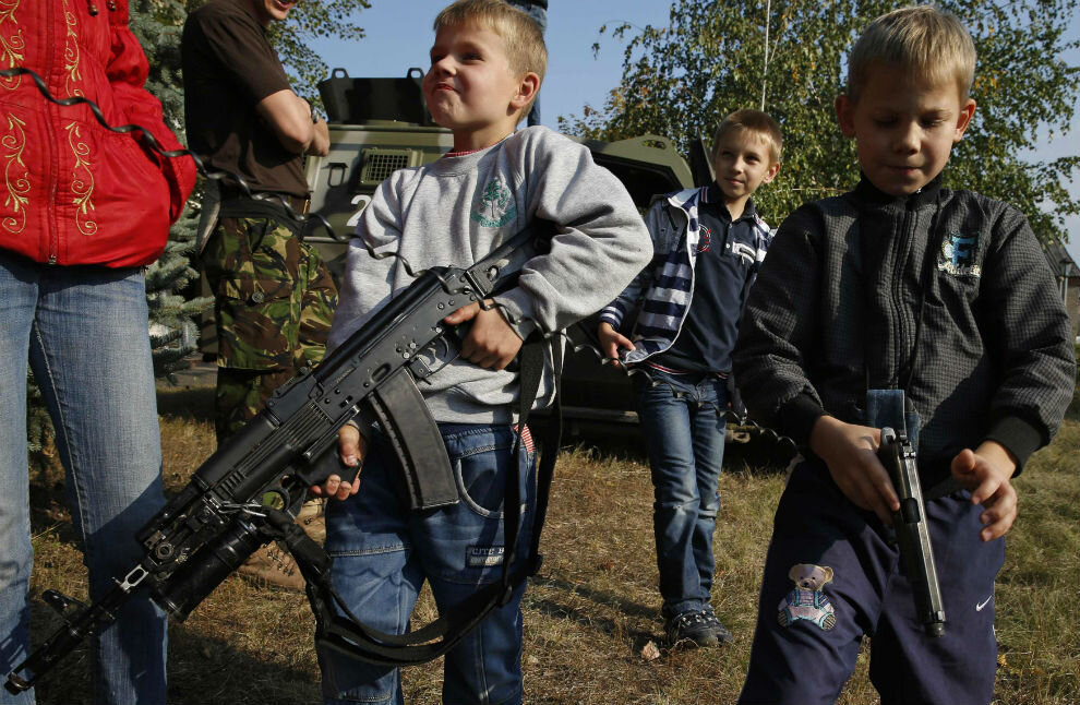 Фото детей с оружием в руках