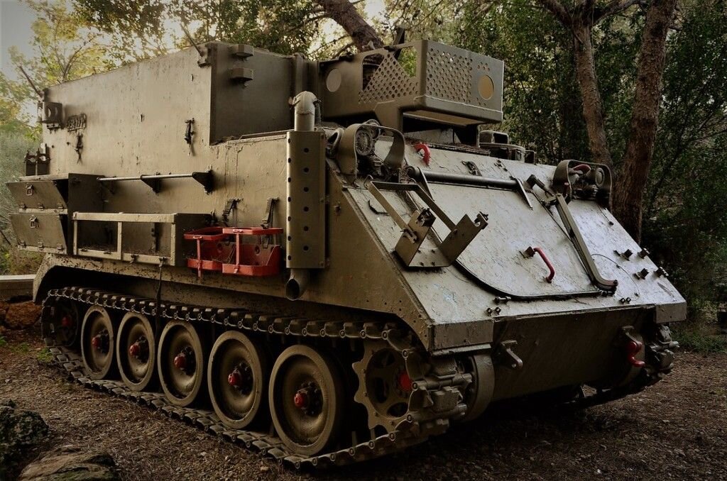 Трофейные советские танки в полях и лесах Израиля