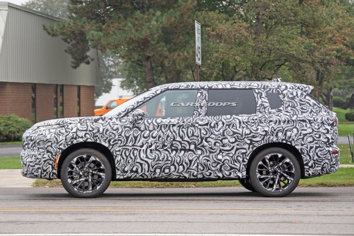 Mitsubishi Outlander (фото carscoops.com)