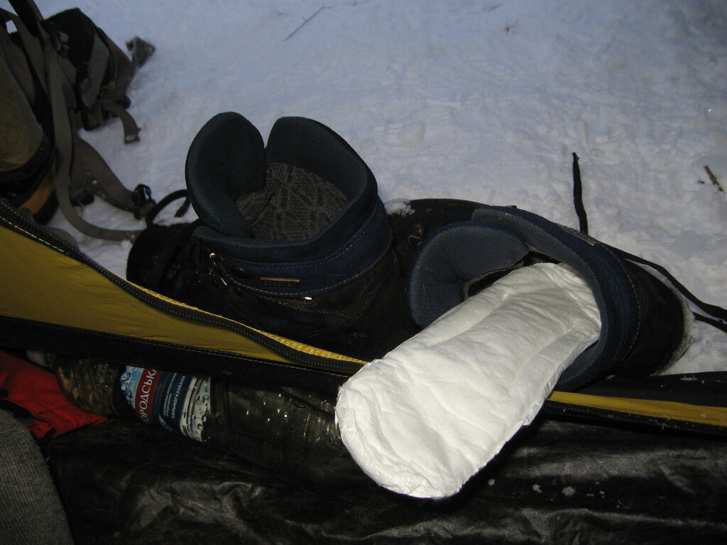 Хитрый способ, чтобы ноги в обуви зимой не мерзли и не потели.