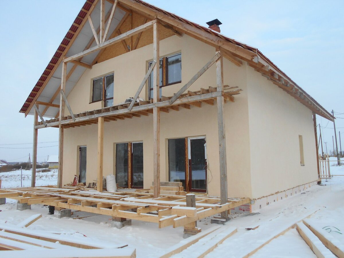 Современный дом по традиционной "соломенной" технологии. 