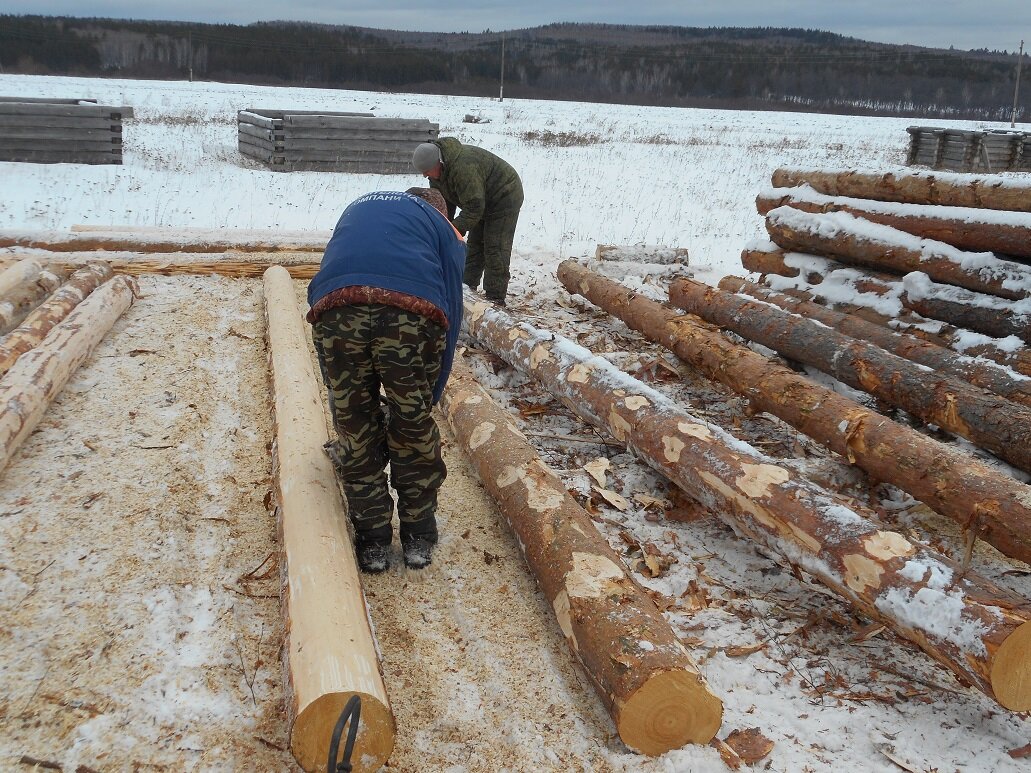 И работа насадки на бензопилу.
