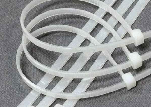 Хитрый способ устранить канализационный засор в ванной