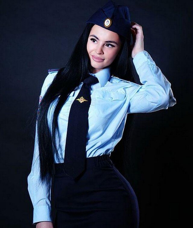 Красивые женщины полицейские. Девушки которые работают в полиции. Девушки которые работают в полиции. Красивые девушки полицейские. Девушки в полицейской форме.