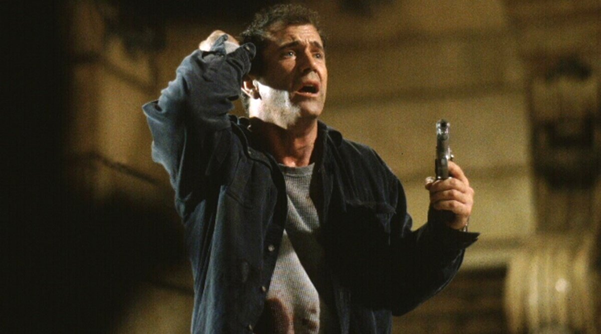 Думаете, застрелится? Как и в "Смертельном оружии" - не дождётесь! 