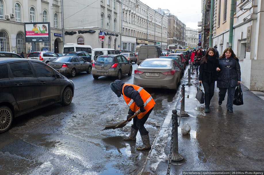 Грязная Москва. Источник фото: https://varlamov.ru/537348.html