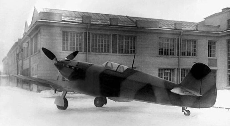 Опытный истребитель И- 30 