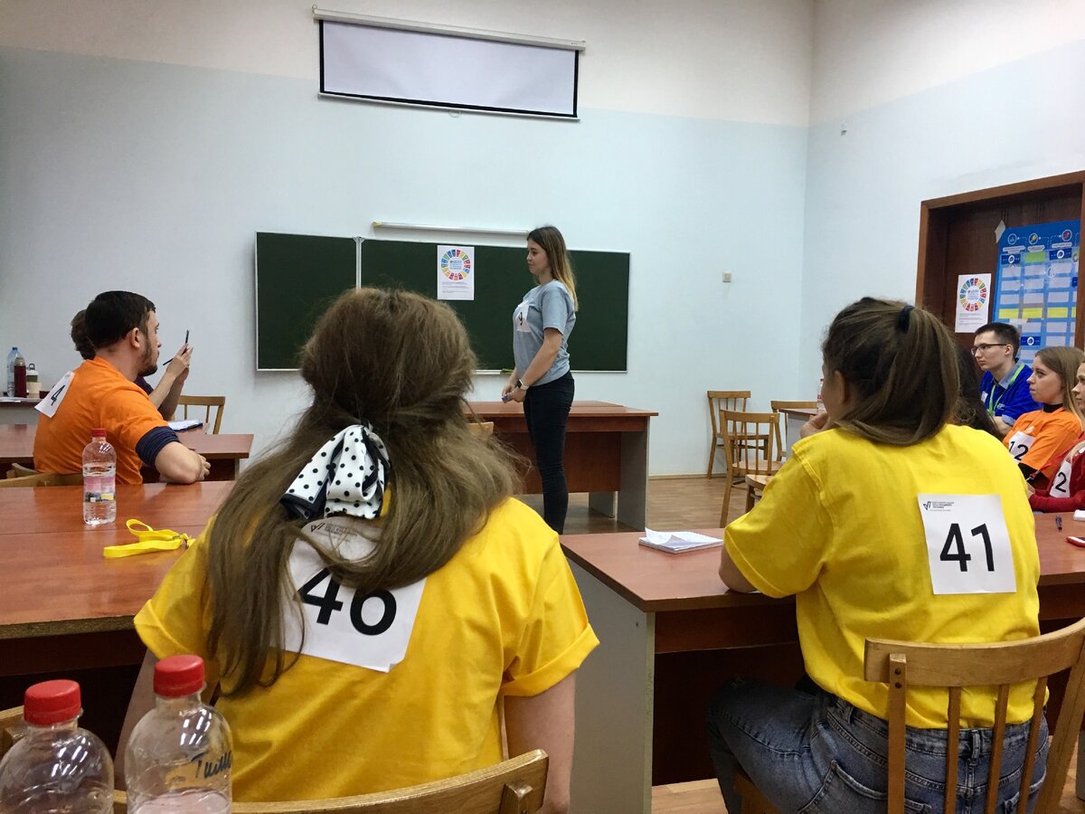 С энтузиазмом и горящими глазами убеждали судей ребята
