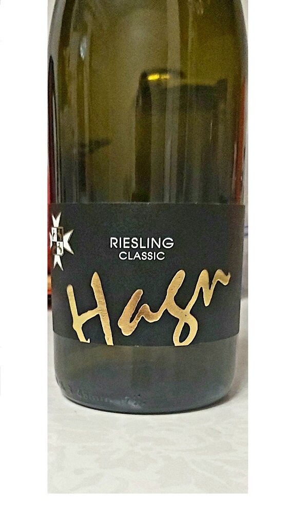 Белое вино рислинг австрия. Рислинг Hagn. Вино Hagn Рислинг. Riesling Австрия Hagn. Австрийское вино Рислинг.