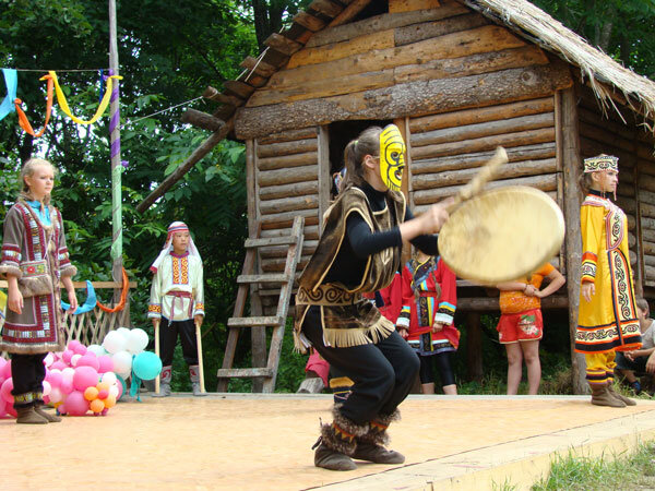 Чтобы понять Россию и русский дух, надо совершить водное путешествие по великим русским рекам Дон и Волга, уверен директор судоходной компании «Вояж» Александр Макаров.