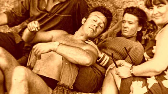 Пара вместе отдыхает, 1968 год. Источник: stuki-druki.com