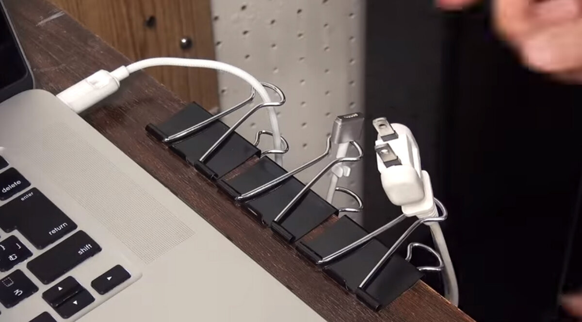 Держатель проводов