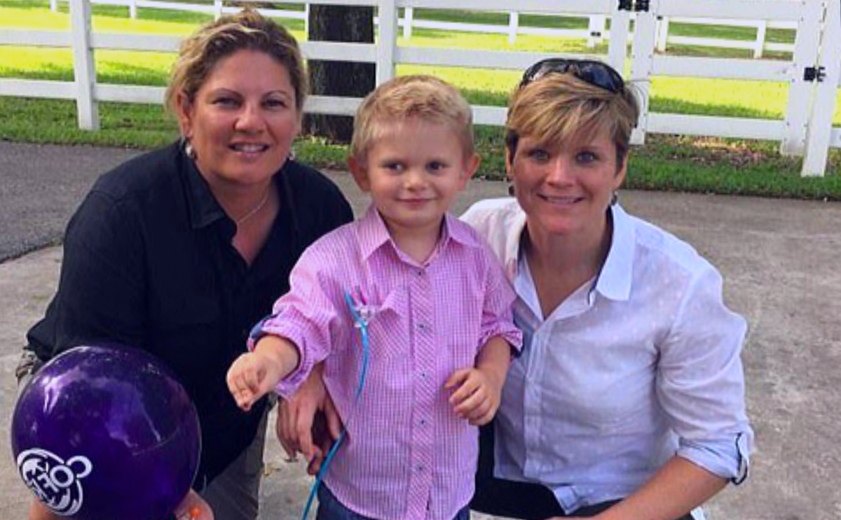 Энн МакКлейн и Саммер Уорден с сыном