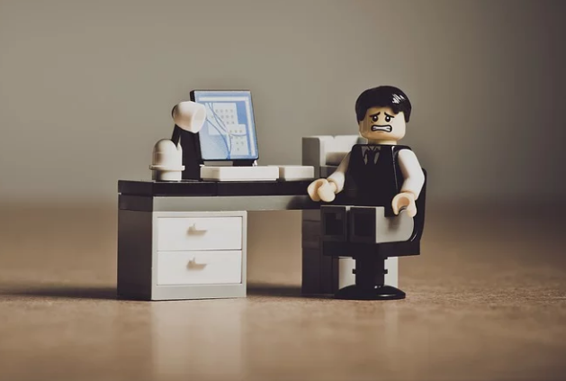 Отчаявшийся лего-предприниматель