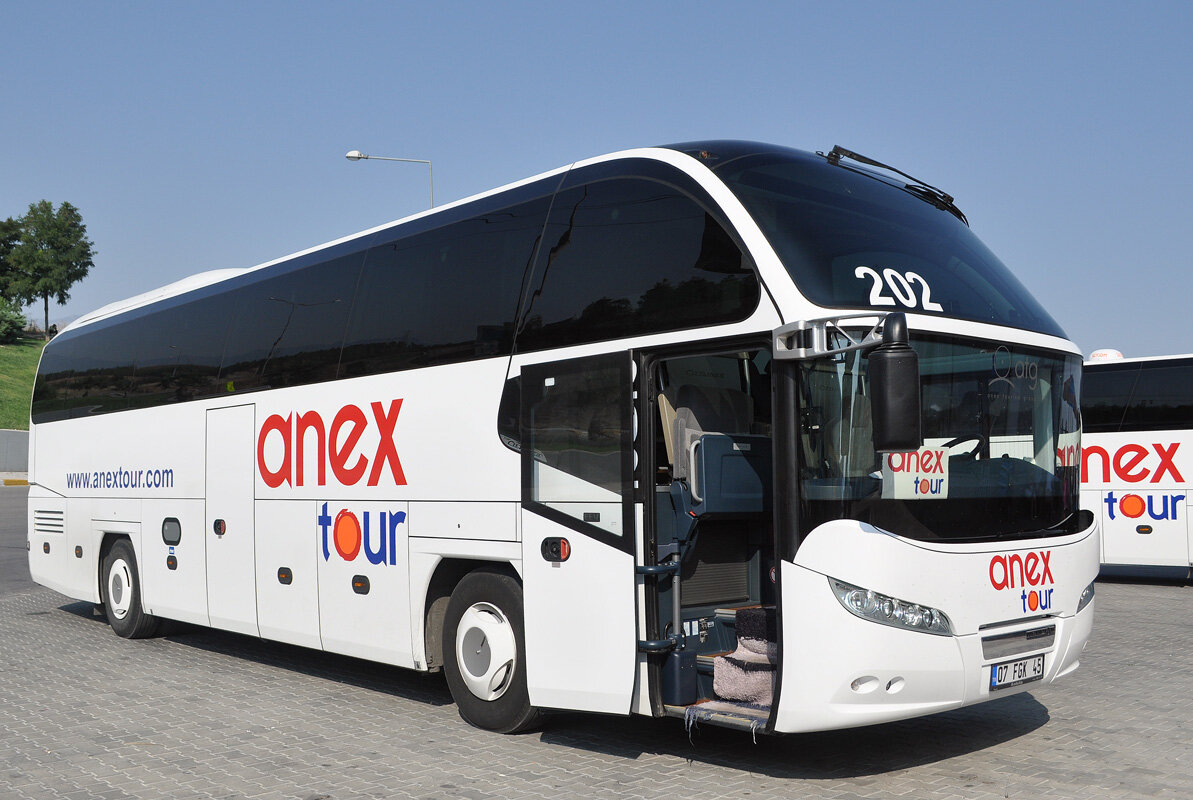 Автобус туроператора Anex tour. Изображение взято из открытых источников Internet