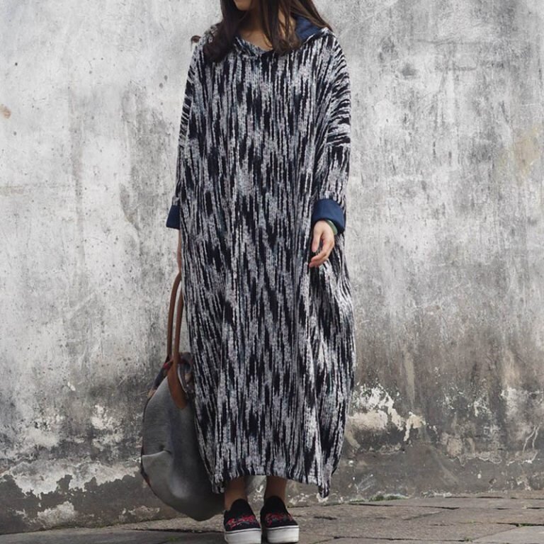 Бесформенное женское платье. /Фото: ethno.deshevle.org