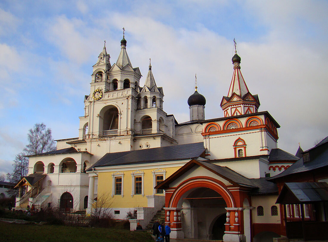 Звенигород монастырь осень