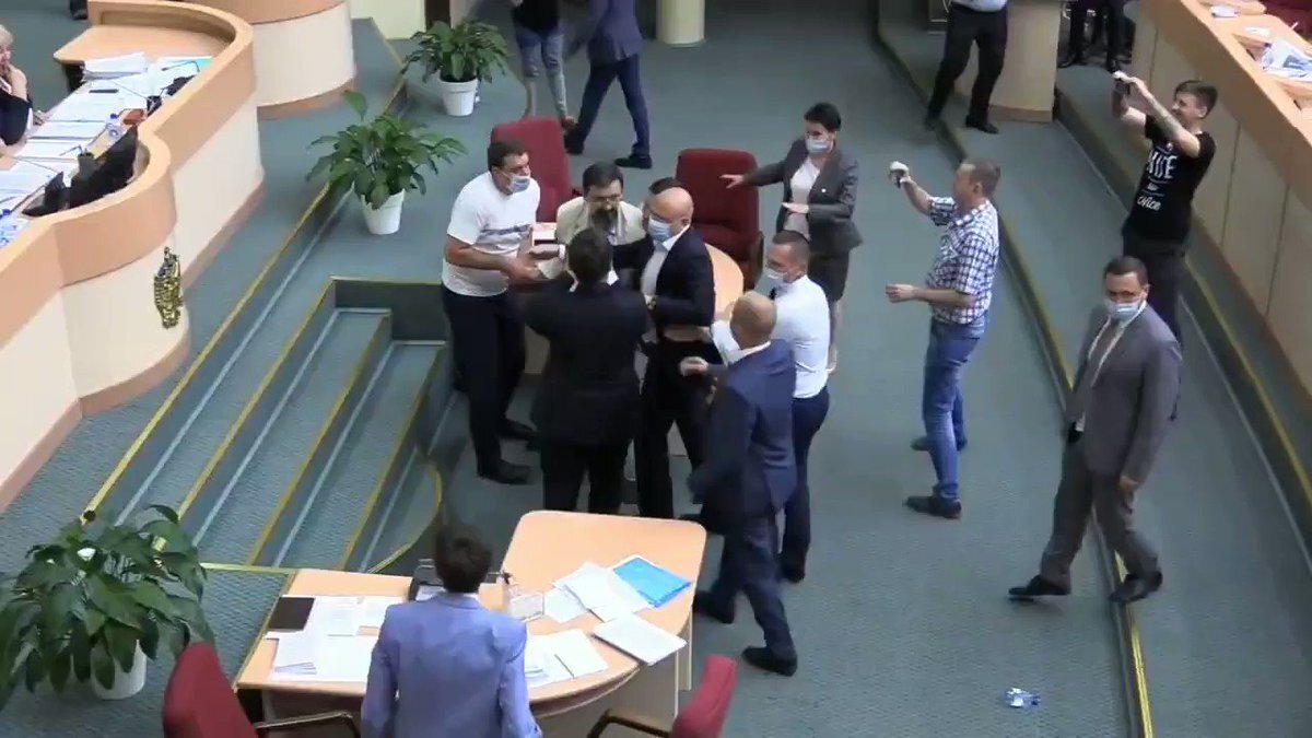 https://twitter.com/kprf_ekb/status/1275806395535851522?lang=fi источник фото