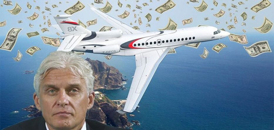 Самолет банк. Самолет банк. Airbus a350-900. А330-200. Самолет банк.