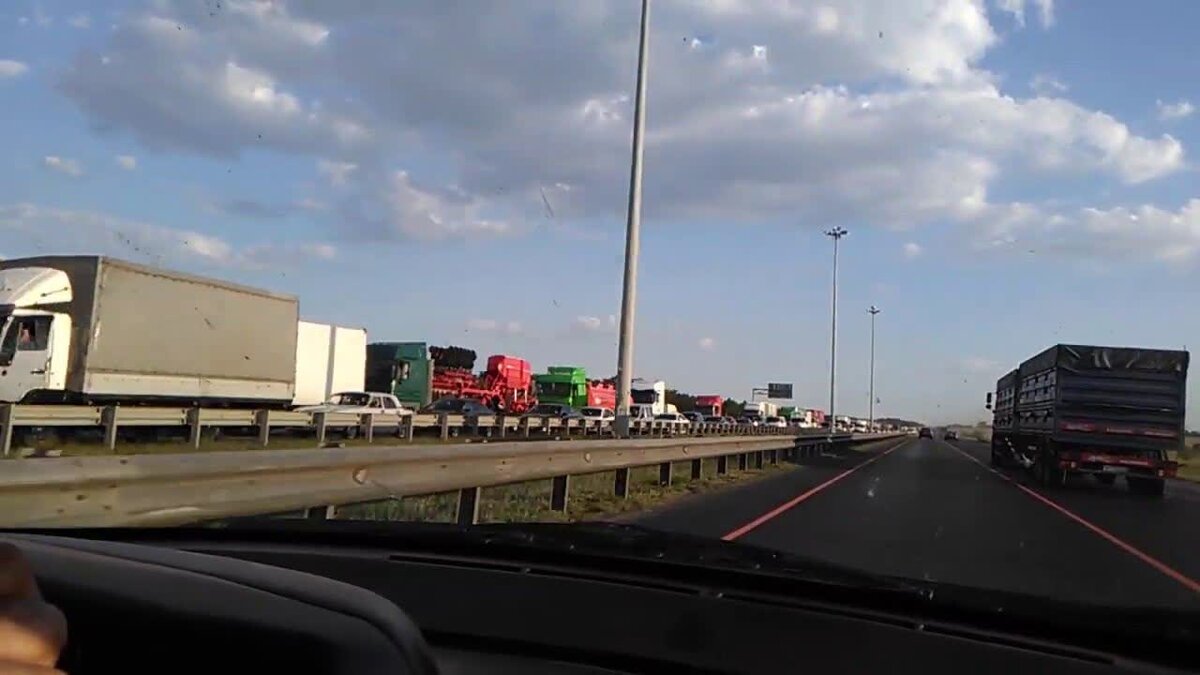 Вот такая была пробка в одну сторону.