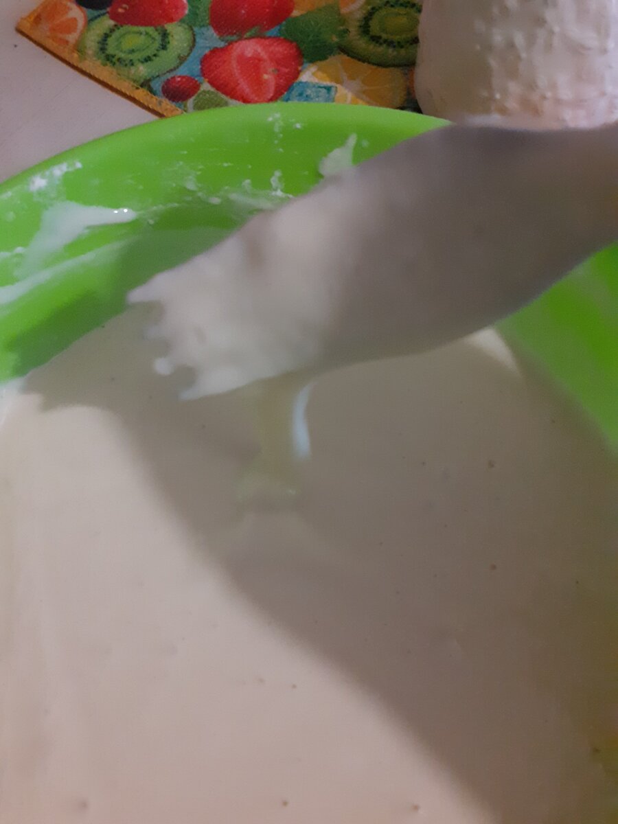 Консистенция теста, как у сметаны