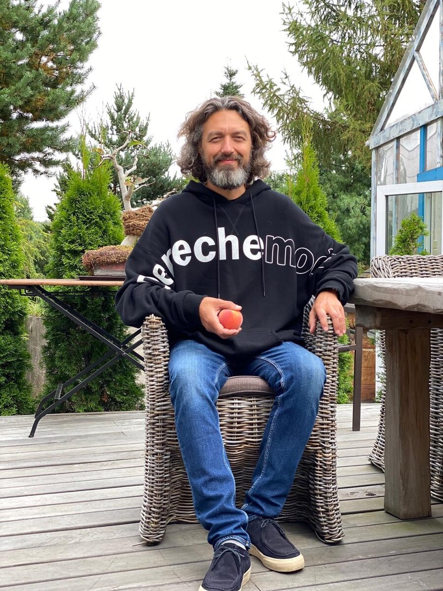 Приветствую тебя, дорогой Друг! Меня зовут Родион Мамонтов. Я - автор уникальной технологии построения гармоничной Жизни. Создатель сообщества ISY и первого концептуального магазина в России LEFORM. Веду онлайн и оффлайн практики, курсы, ретриты. (Фотоматериал Сообщества ISY) 