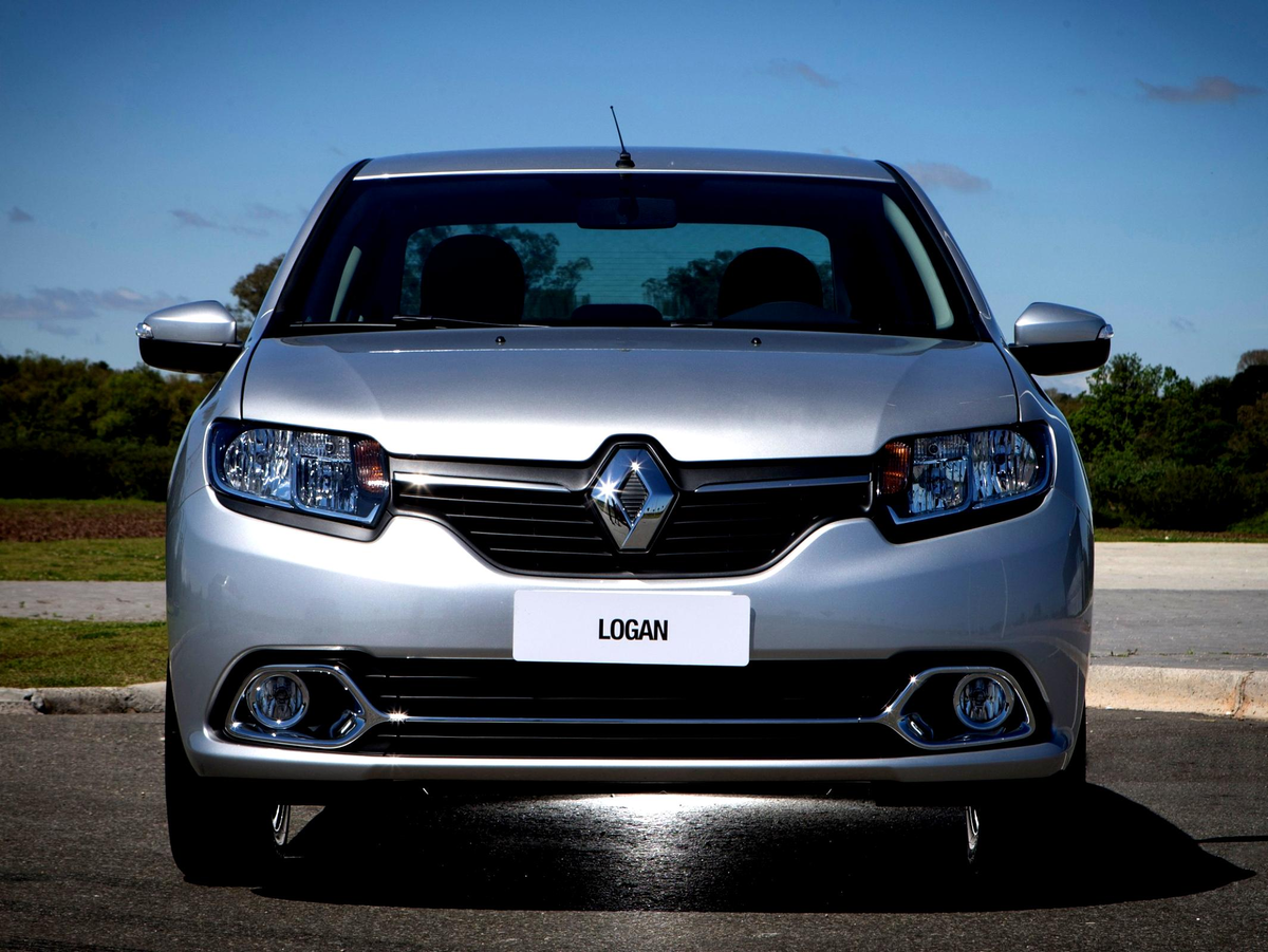 Ровен машина. Renault Logan 2014. Renault Logan II 2013. Рено Логан 2 2013. Новый Рено Логан 2014.