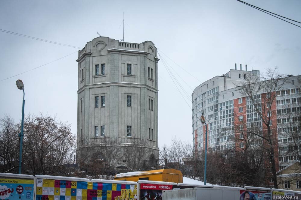 Известные екатеринбургские башни. Водонапорная башня Екатеринбург Московская 28б. Водонапорная башня Московская 28. Водонапорная башня на Московской Горке. Водонапорная башня Екатеринбург на Московской 28