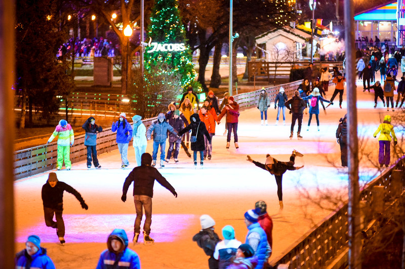 Московский городской каток. Каток в парке Горького. Каток на Горького Москва. Парке Горького каток каток. Каток парк Москва Горького Москва.