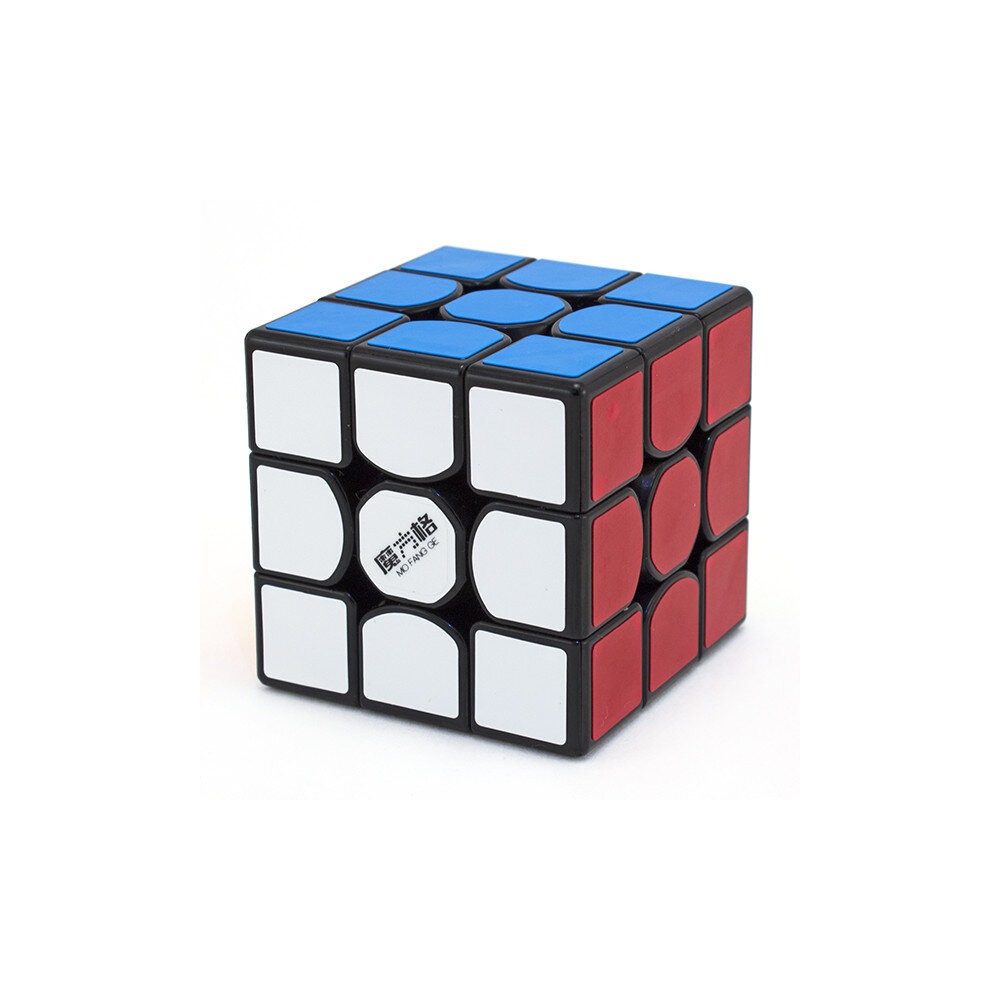 Куб из черного пластика