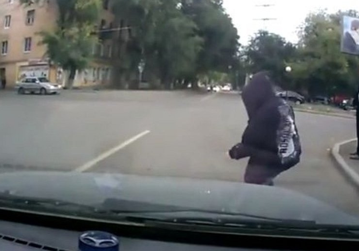 Автоподстава с пешеходом Источник:avtovzglyad.ru