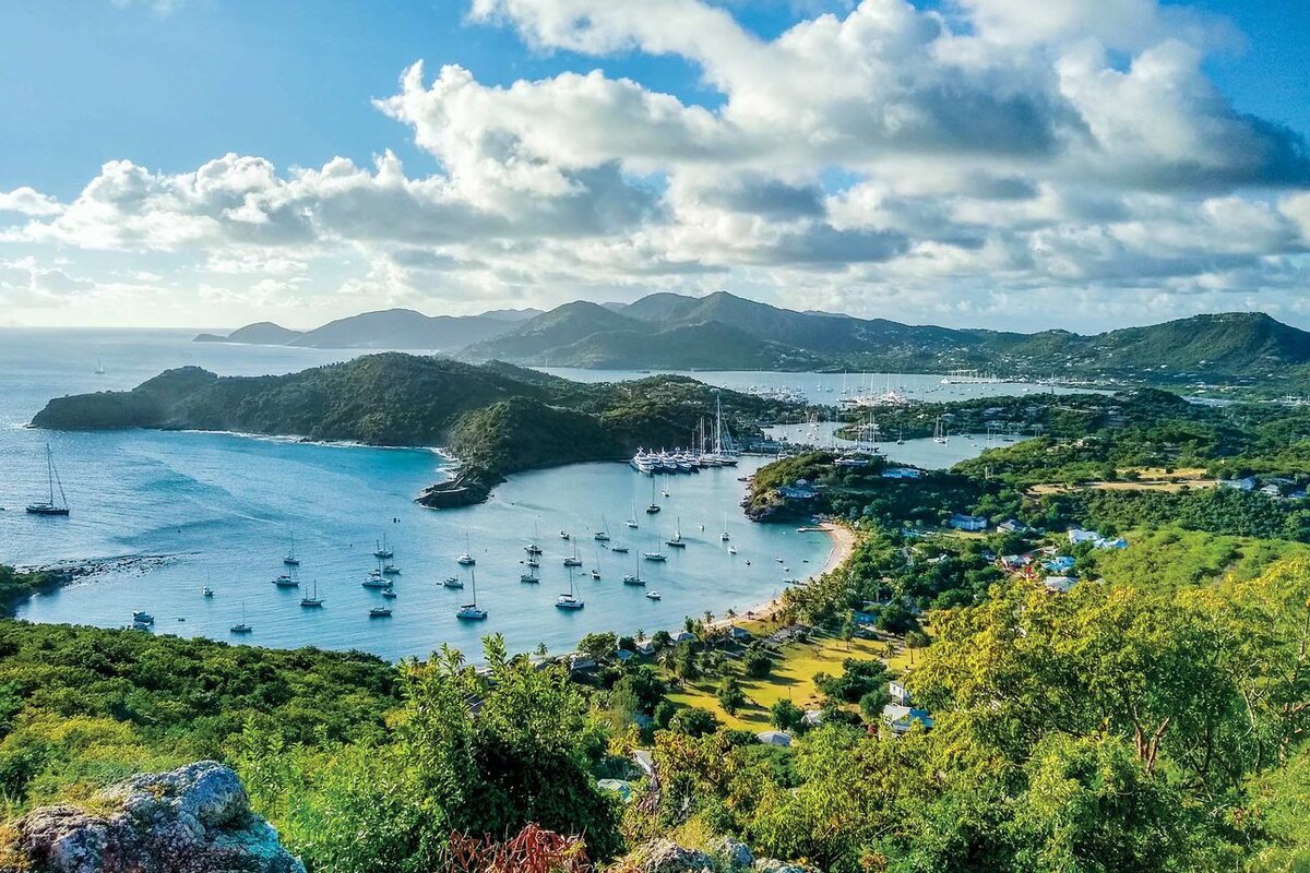 Вид на английскую гавань на Антигуа, вид с Ширли-Хайтс. Фото: Сэм Вейгель