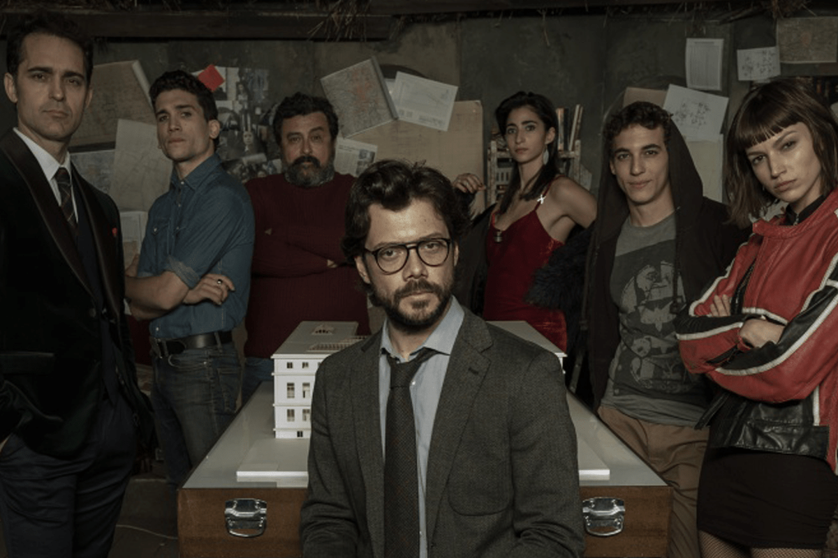 Бумажный дом фото из сериала