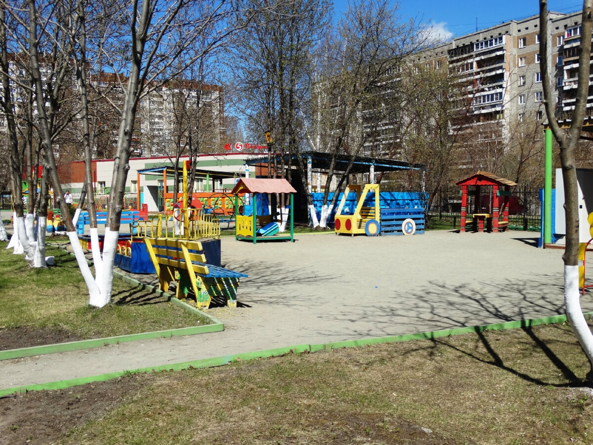 Дошколята часто влюбляются в одногруппников. Порой, эта влюбленность оставляет неизгладимый след во взрослом возрасте, даже если человек забыл о былых чувствах.