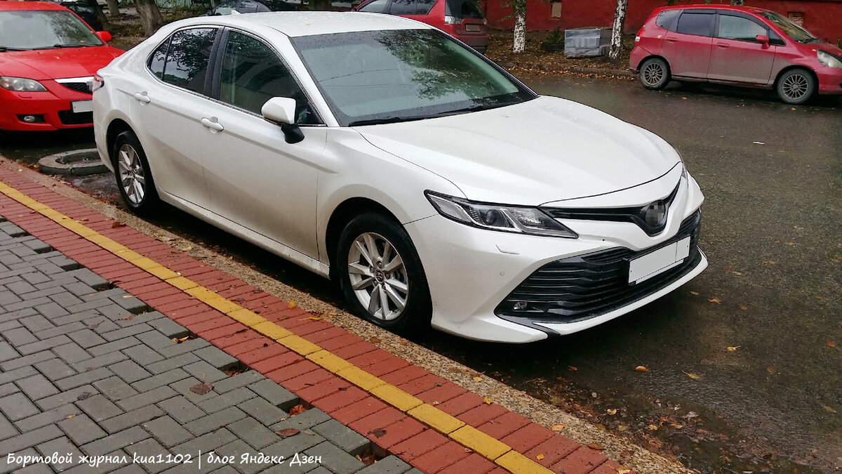 Японский бизнес-седан много лет доминировал в D-классе, однако в середине 2021 года уступил первую строчку продаж корейскому автомобилю KIA K5. Автор фотографии kua1102
